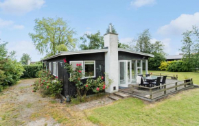 3 Bedroom Cozy Home In Juelsminde in Sønderby
